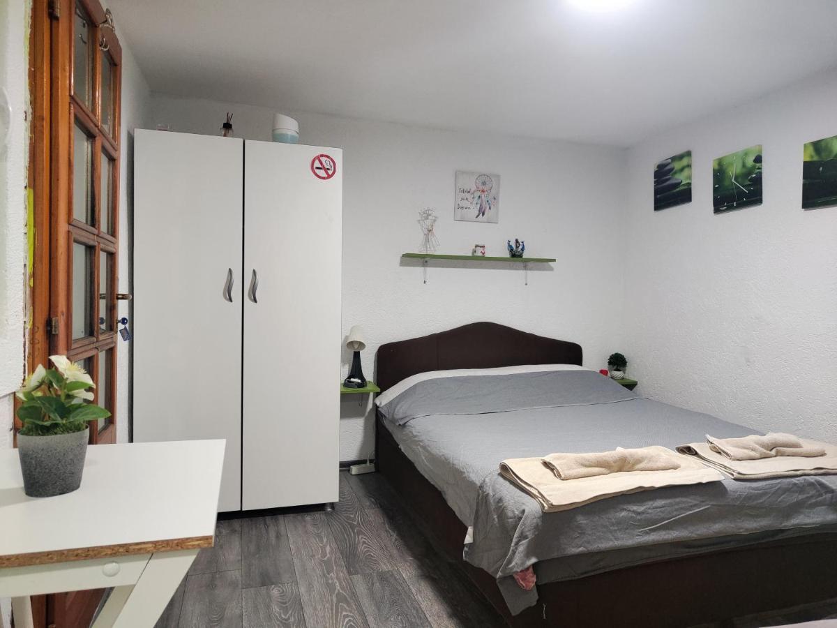 Vini Studio With Private Parking Skopje Eksteriør bilde